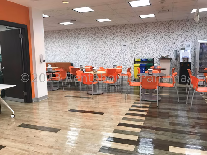 VENTA DE OFICINA EN CHANIS  - PLAZA CAROLINA
