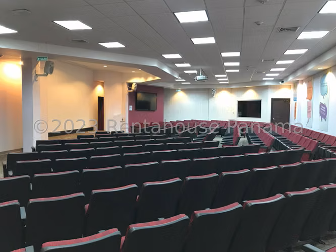 VENTA DE OFICINA EN CHANIS  - PLAZA CAROLINA
