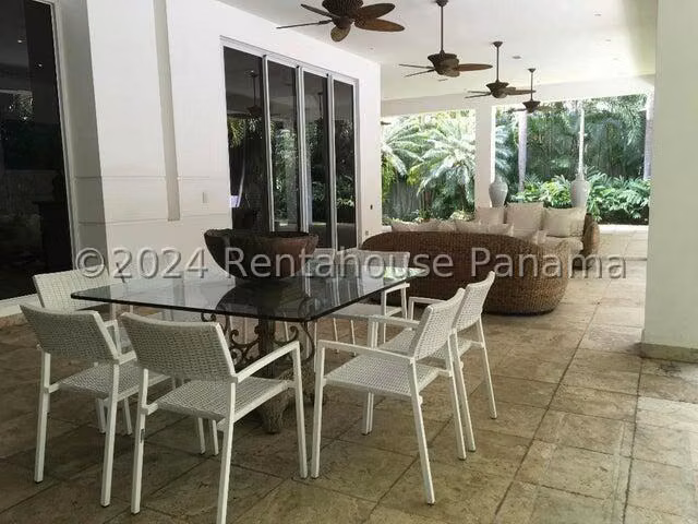 Casa en Venta en Punta Pacífica 24EPP8180