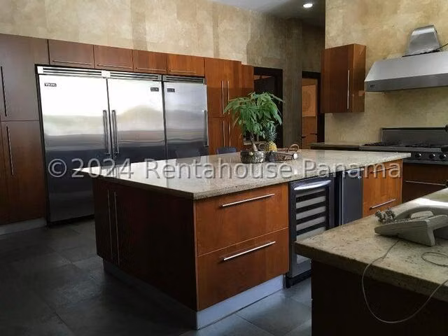 Casa en Venta en Punta Pacífica 24EPP8180