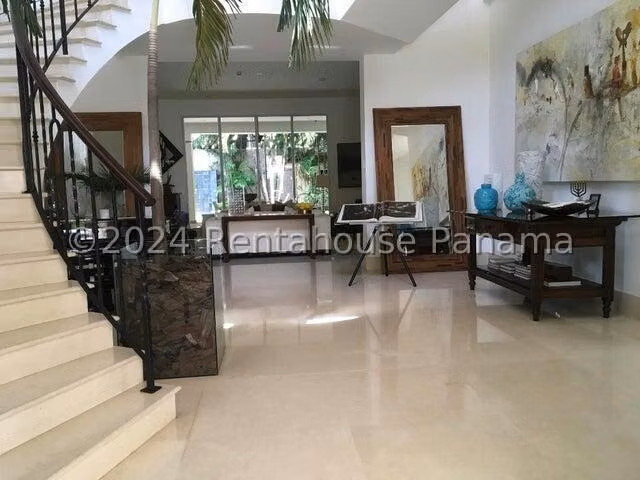 Casa en Venta en Punta Pacífica 24EPP8180