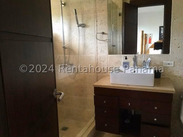 Casa en Venta en Punta Pacífica 24EPP8180
