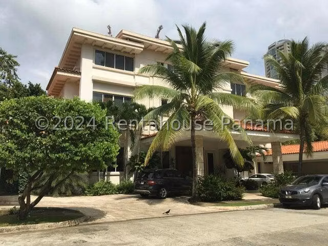 Casa en Venta en Punta Pacífica 24EPP8180