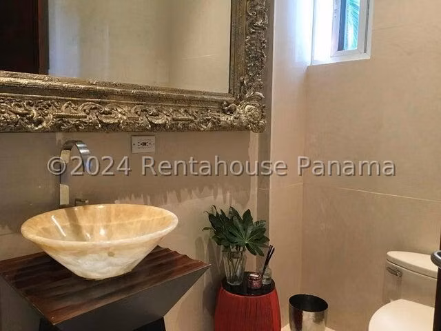 Casa en Venta en Punta Pacífica 24EPP8180