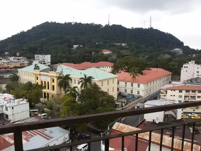 VENTA DE NEGOCIO EN ANCON  - HOTEL
