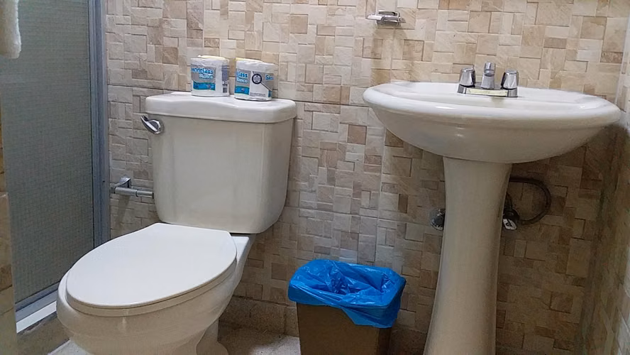 VENTA DE NEGOCIO EN ANCON  - HOTEL