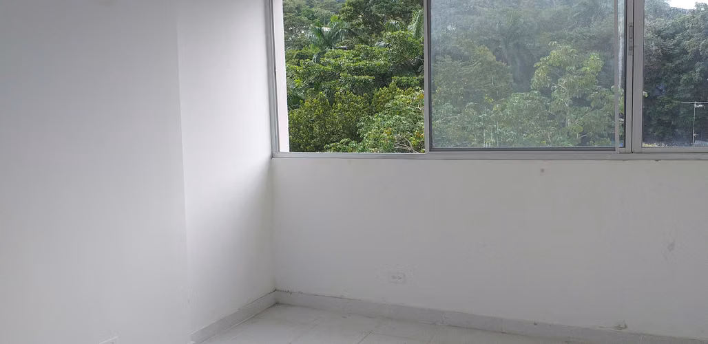 VENTA DE EDIFICIO EN ANCON  - TROPICANA