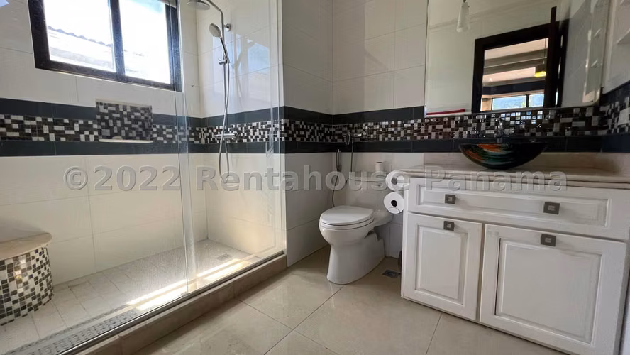 Casa en Venta en Santa María 23EPP4194