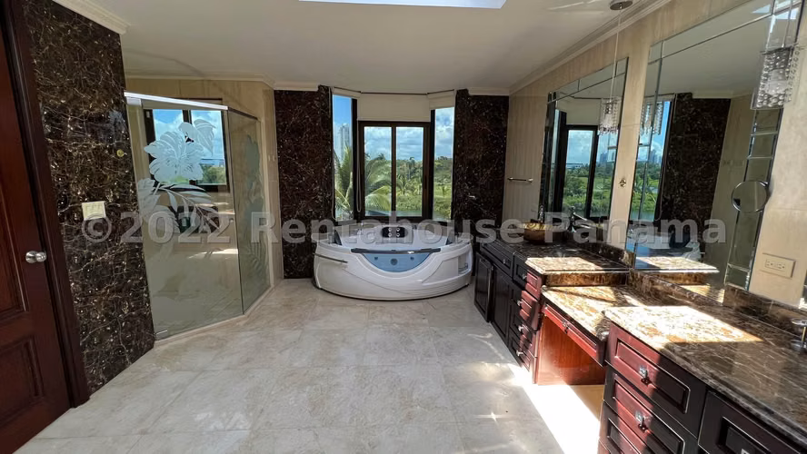 Casa en Venta en Santa María 23EPP4194