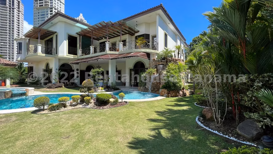 Casa en Venta en Santa María 23EPP4194