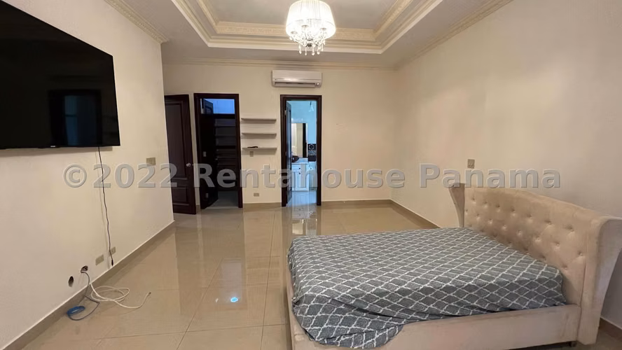 Casa en Venta en Santa María 23EPP4194