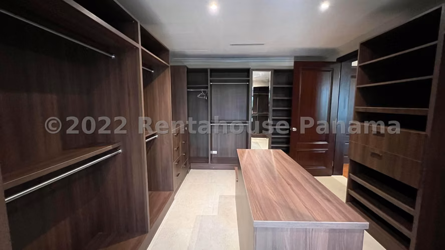 Casa en Venta en Santa María 23EPP4194