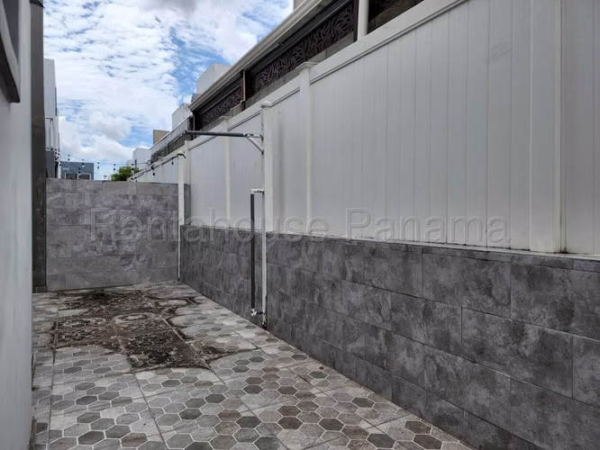 VENTA DE CASA BRISAS DEL GOLF GM