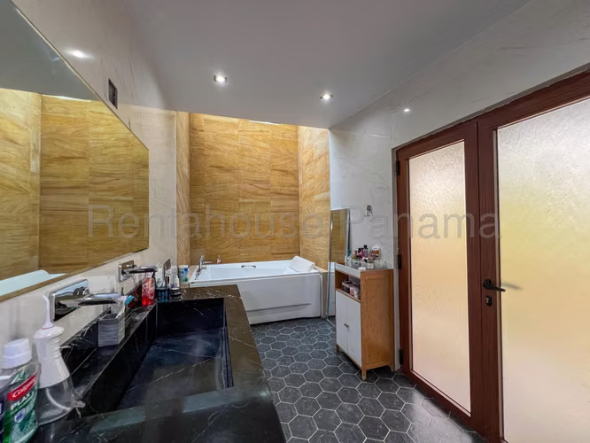 VENTA DE CASA BRISAS DEL GOLF GM