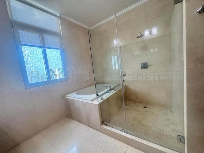Alquilo Apartamento en Punta Pacifica LC27-189