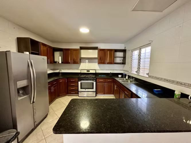 Se vende casa en Altos de Panama con patio y piscina