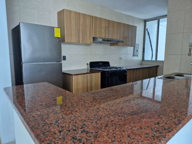 APARTAMENTO EN ALQUILER EN VÍA PORRAS – SAN FRANCISCO (LINEA BLANCA) - Imagen 4