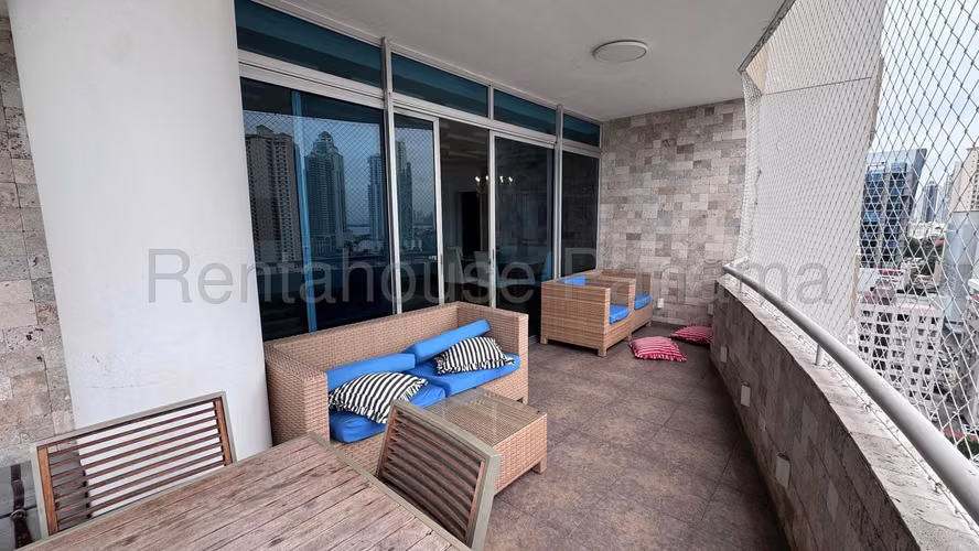 Alquiler de Apartamento Remodelado con finos acabados en Paitilla 27*297Mfk