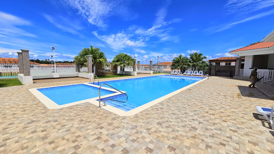Venta de casa en Versalles Oeste - La Chorrera. Se Aceptan Ofertas