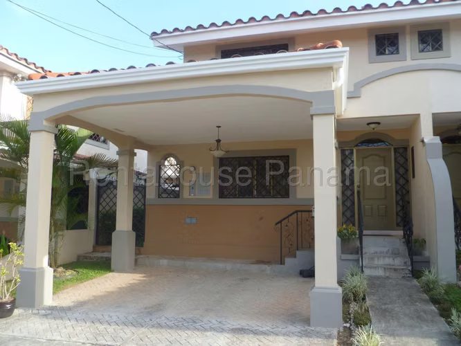 Casa en Alquiler en Albrook YM