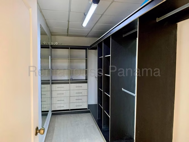 27590. Se vende casa remodelada en residencial, 4 recamaras, 4.5 baños - Imagen 9