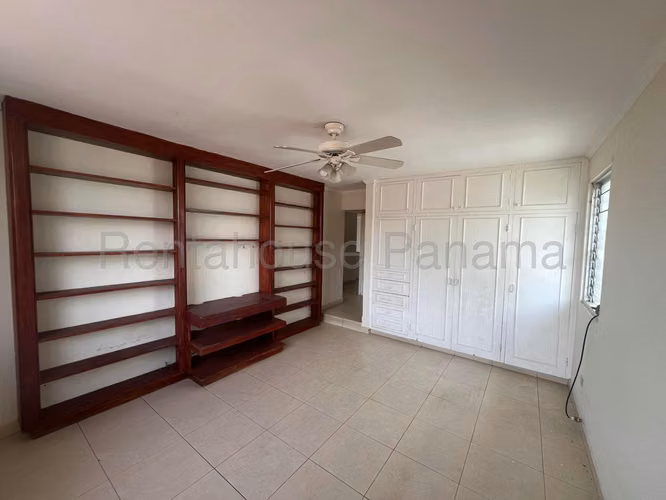 Hermosa Casa Dúplex en Venta en Altos del Golf 27PPM849