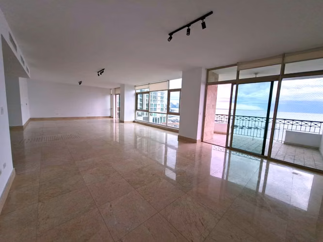 264164. Se vende al mejor precio apartamento vista al mar, 394m