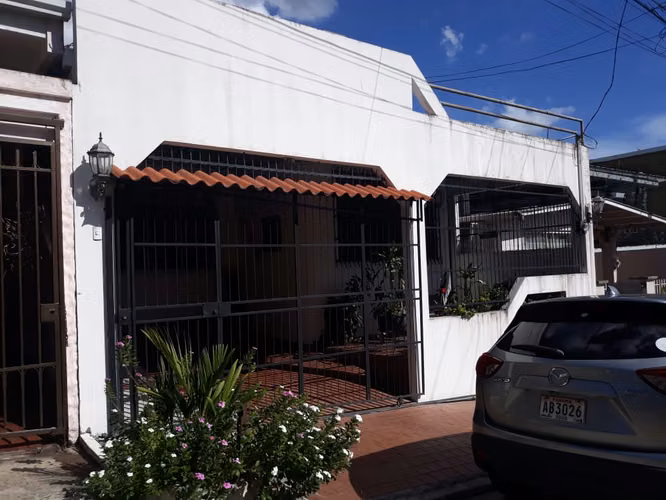 RENTAL OR SALE OF HOUSE IN URBAN. NICE VIEW