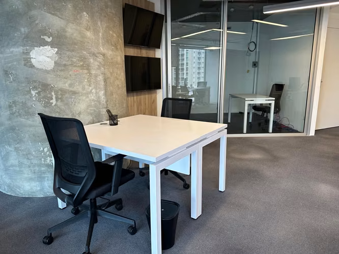 ALQUILO OFICINA  75 MTS, SEMI AMOBLADA EN OCEANIA BUSINESS PLAZA TORRE 1000, $1,600