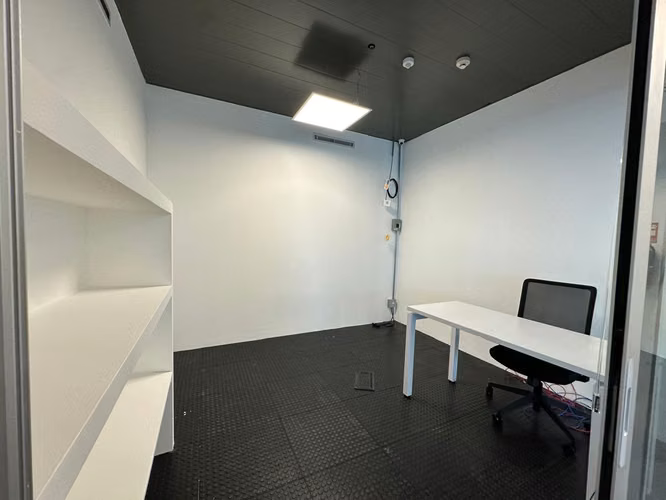 ALQUILO OFICINA  75 MTS, SEMI AMOBLADA EN OCEANIA BUSINESS PLAZA TORRE 1000, $1,600