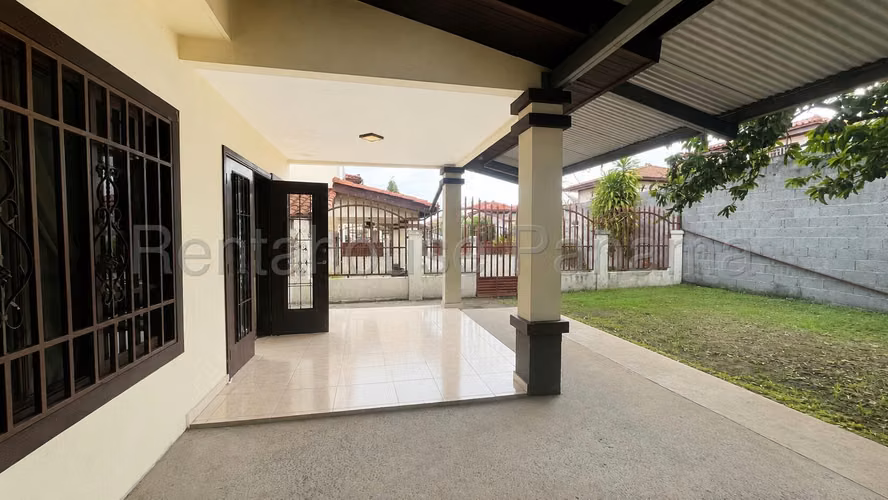 Venta Casa Las Cumbres - YD