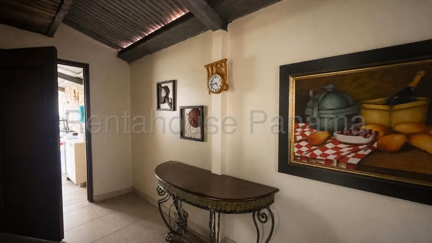 Venta Casa Las Cumbres - YD