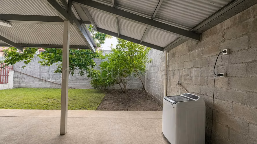 Venta Casa Las Cumbres - YD