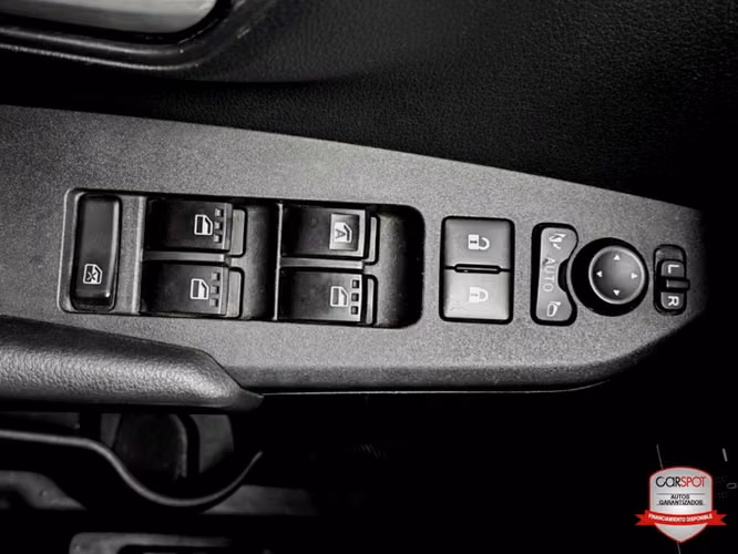 Toyota Yaris E 2023 Automática EG8266 - Imagen 10