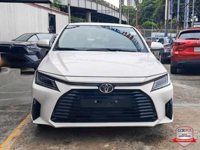 Toyota Yaris E 2023 Automática EG8266 - Imagen 2