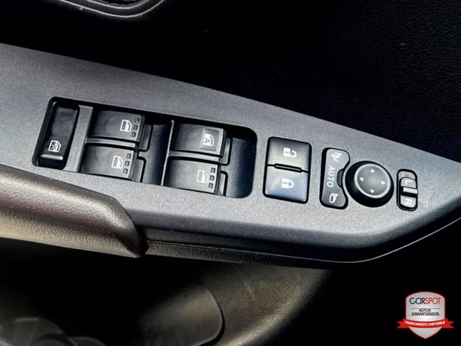 Toyota Yaris E 2023 Automática EG8262
