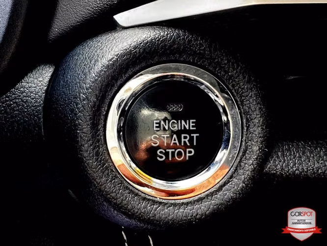 Toyota Yaris E 2023 Automática EG8262