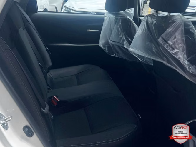 Toyota Yaris E 2023 Automática EG8262