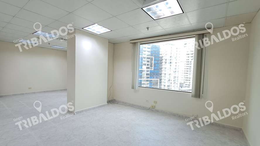 VENTA DE OFICINA EN PH WORLD TRADE CENTER - Imagen 5