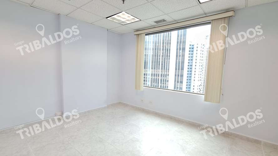 VENTA DE OFICINA EN PH WORLD TRADE CENTER - Imagen 3