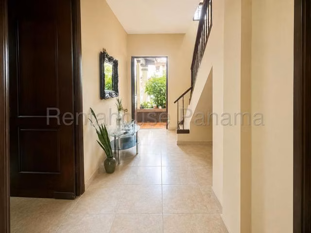 Venta de Casa en Las Cumbres 27LBR835
