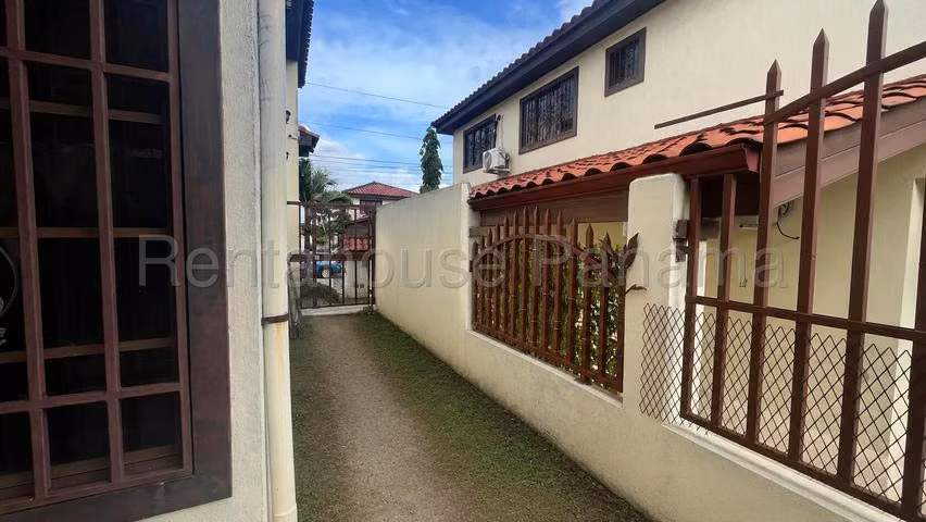 Venta de Casa en Las Cumbres 27LBR835