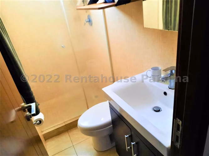 Venta de Apartamento con Línea blanca en Condado del Rey Ph Terrazas del Rey EC