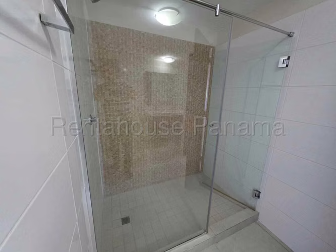 Venta de Apartamento con Línea blanca en Panama Pacifico Ph Midrise Woodlands EC