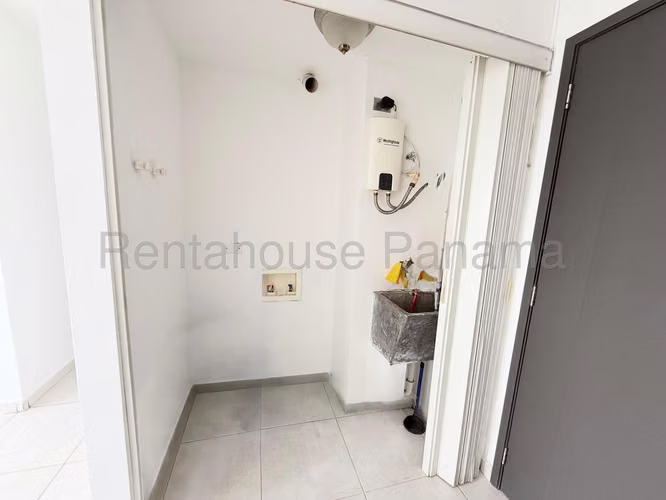 Alquiler de Apartamento en Avenida Balboa Ph Bay View KF
