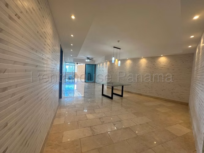 Venta de Apartamento en Punta Pacifica