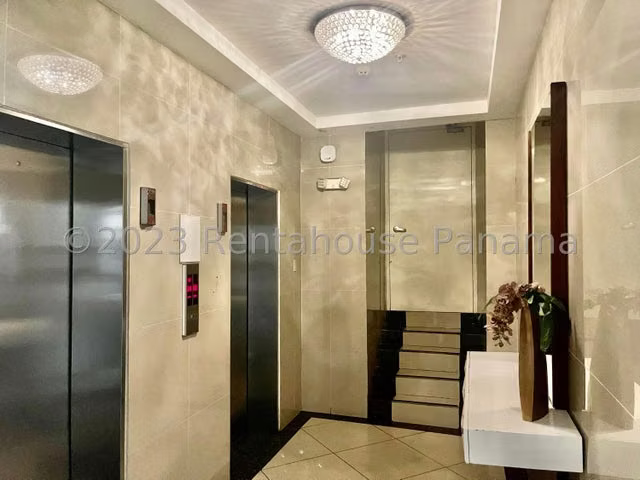 Venta de Apartamento en Condado del Rey J836GRR