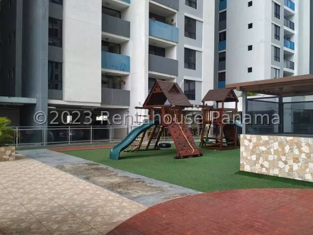 Venta de Apartamento en Condado del Rey J836GRR