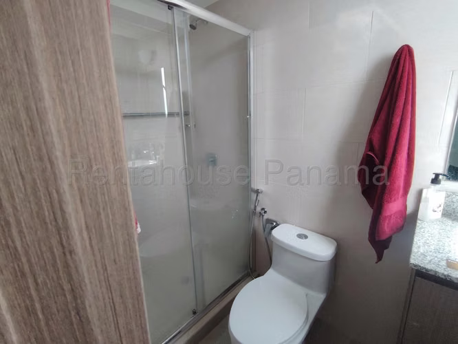 Apartamento en Alquiler en el Bosque. PH GREENWOOD. 26LDC9125