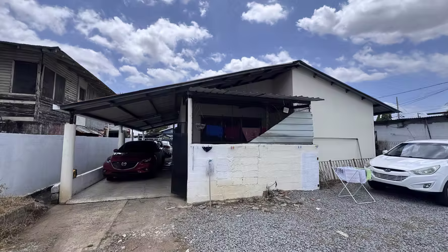 Casa en Venta en Parque Lefevre 27LDC159